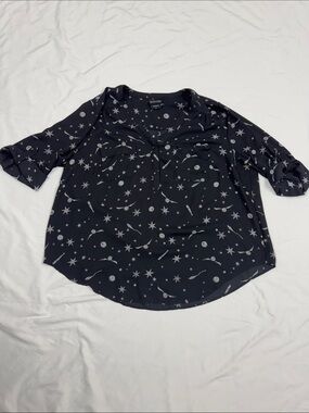 torrid Black Star & Moon Print Button-Front Blouse
